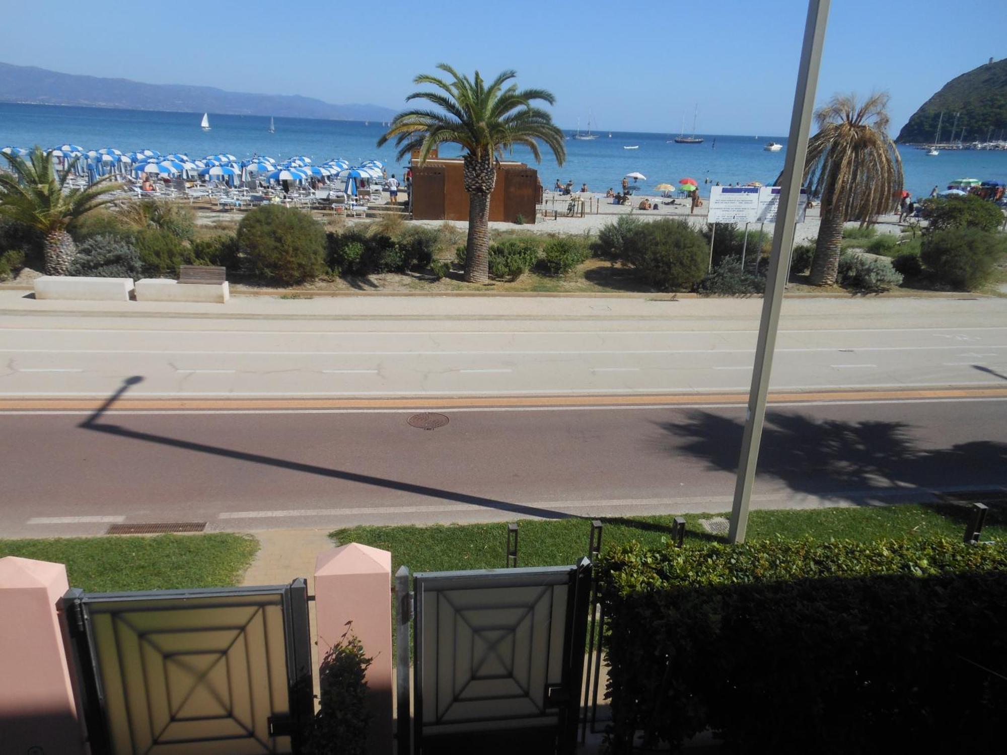 Appartement In Riva Al Mare à Cagliari Extérieur photo